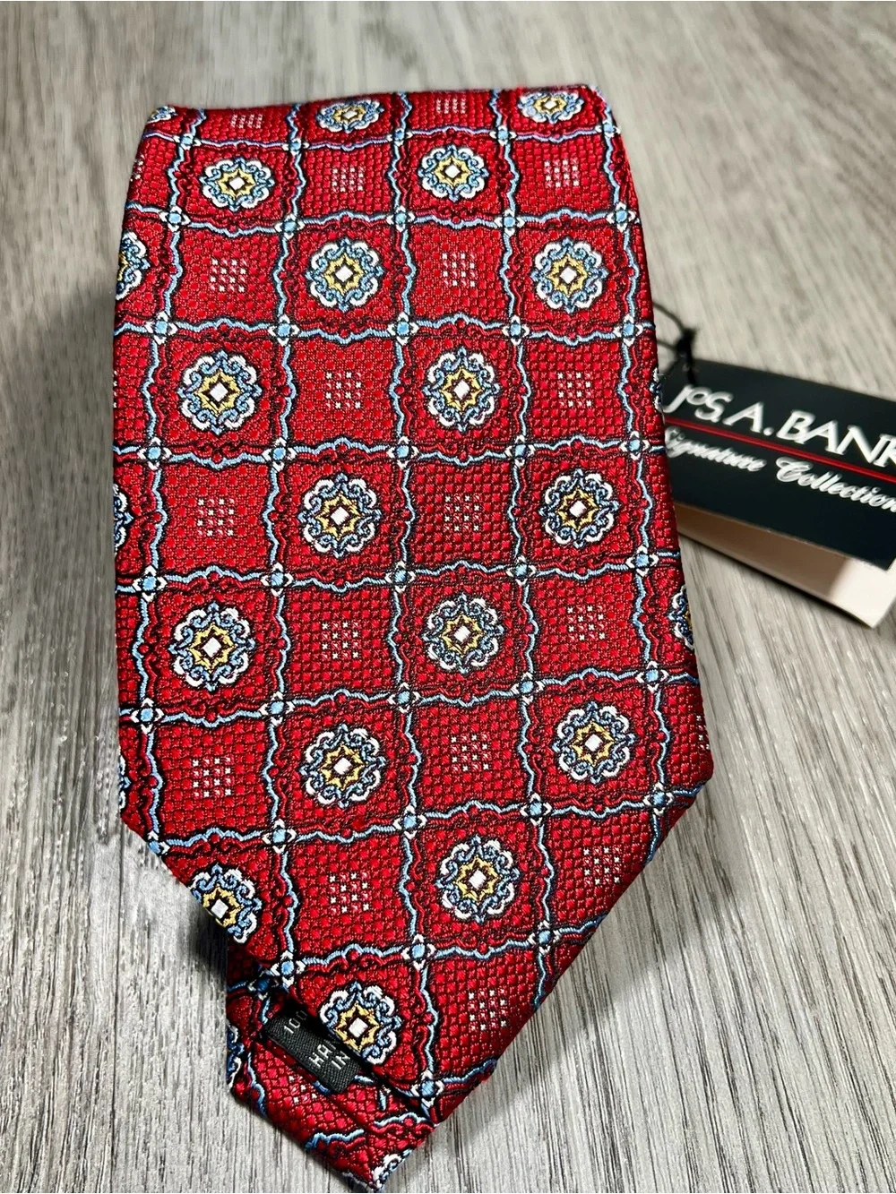 NWT Jos. A. Bank Signature Collection Mens Neck Tie Red Neat Geometric Silk 58”